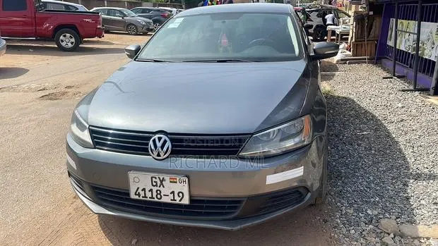 Volkswagen Jetta 4dr Sedan (2.0L 4cyl 5M) 2014 Gray