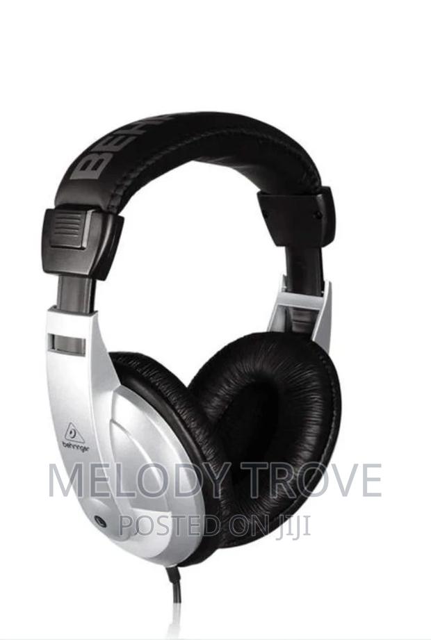 Behringer HPM 1000 · Photo 5
