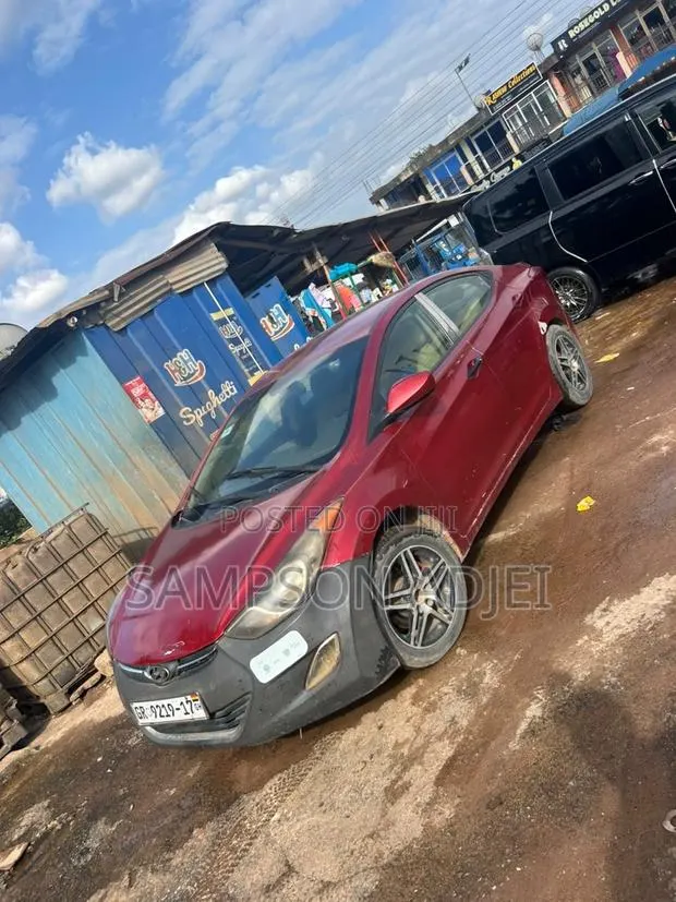 Hyundai Elantra 2013 Red · Photo 1