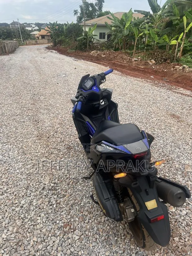 Yamaha Aerox 2025 Blue · Photo 3
