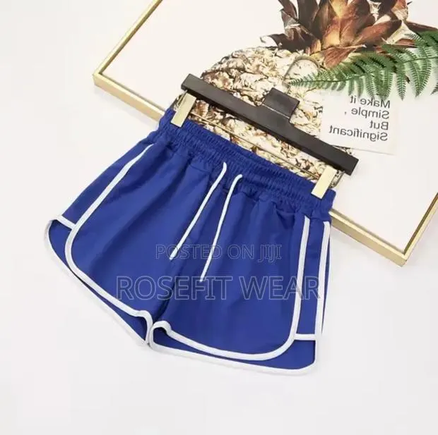 Women Cansual Short · Photo 1