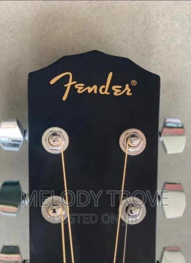 Fender Semi-Acoustic Guitar · Photo 4