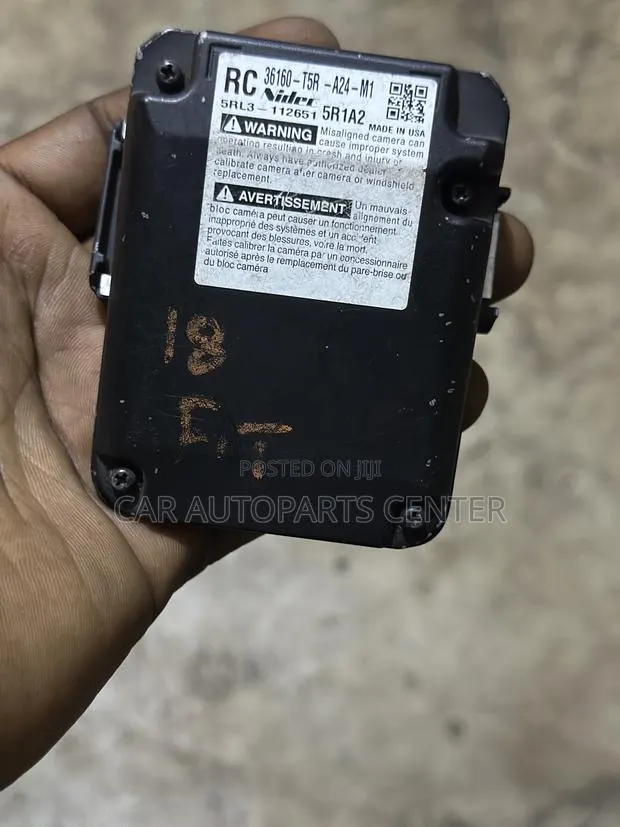 Honda Fit 2018-20 Windshield Camera · Photo 1