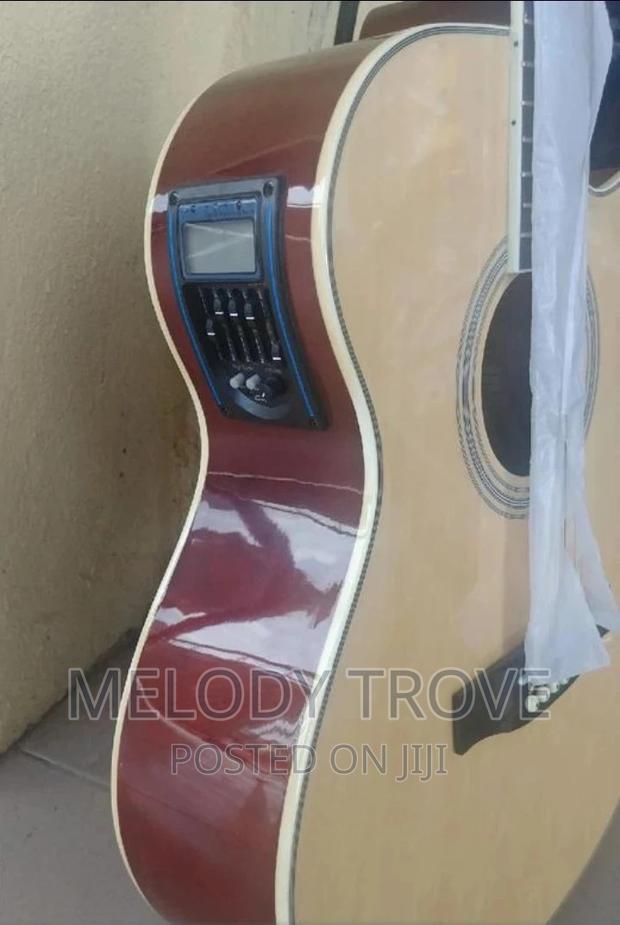 Yamaha Semi-Acoustic Guitar · Photo 1