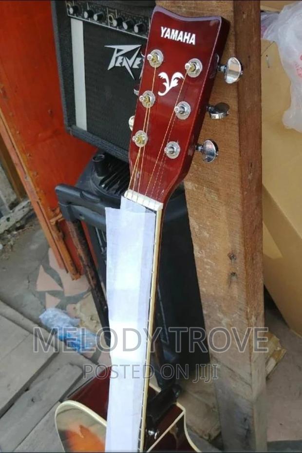 Yamaha Semi-Acoustic Guitar · Photo 5
