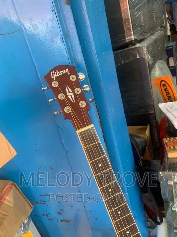 Gibson Semi-Acoustic Guitar · Photo 2