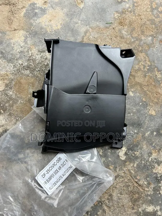 Honda Civic 2025 Front Bumper Air Vent · Photo 1