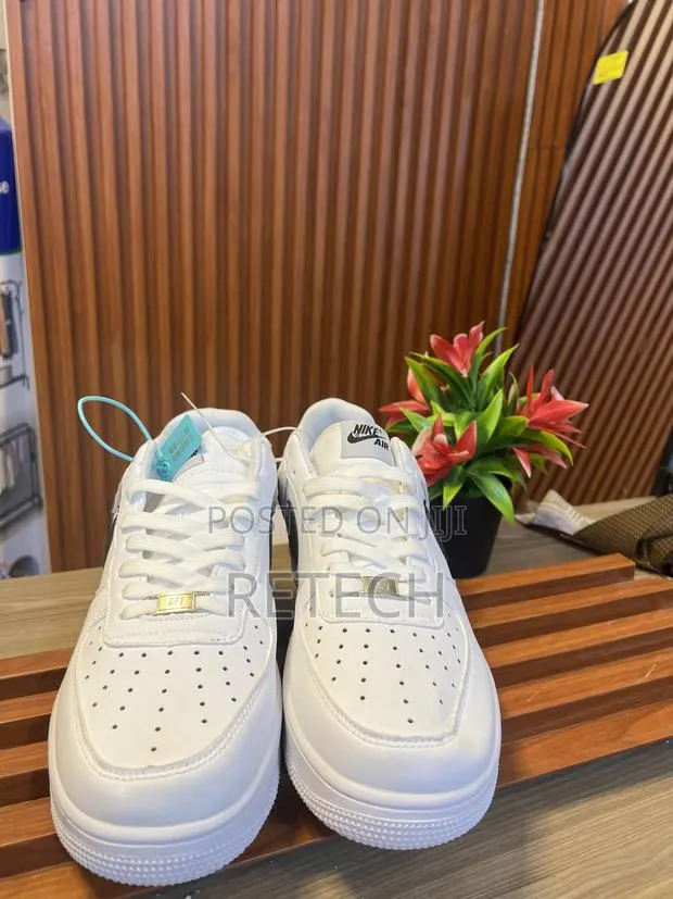 Nike Air Force 1 Low White Black · Photo 1