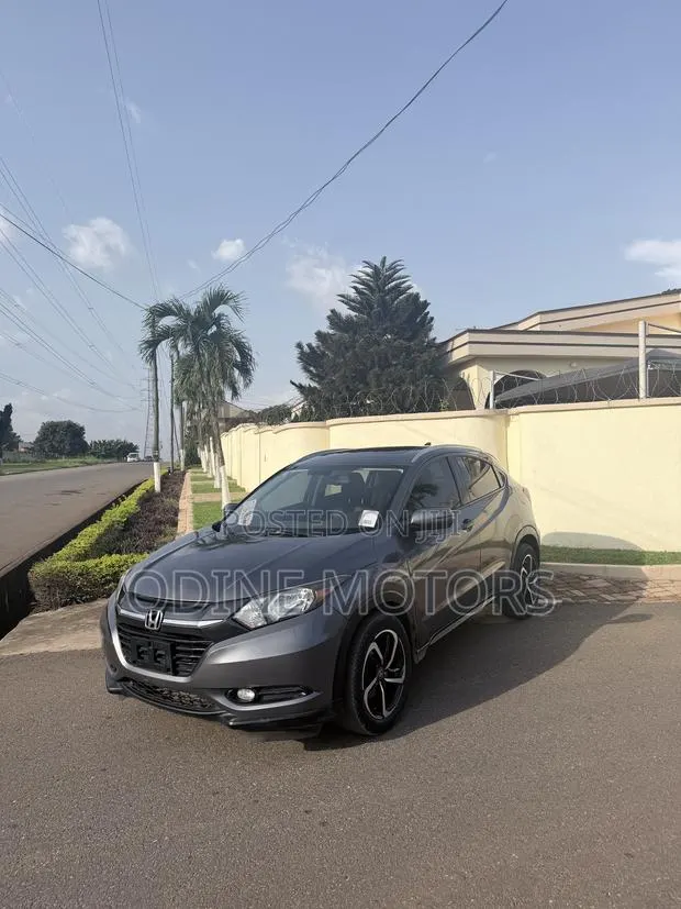Honda HR-V 2018 Gray · Photo 1