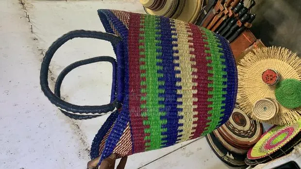 Handwoven Straw Bags and Baskets · Photo 1
