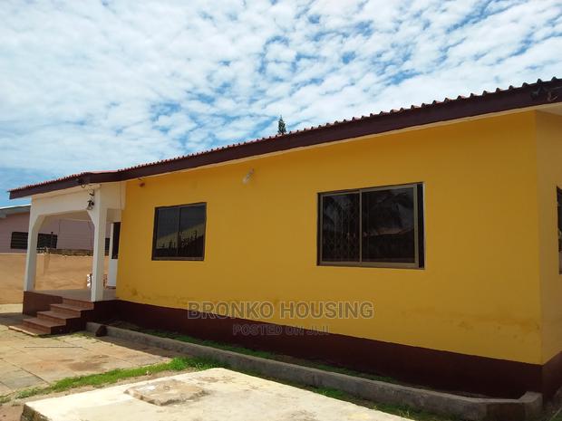 3bdrm House in Bronko Housing, Spintex for rent · Photo 2