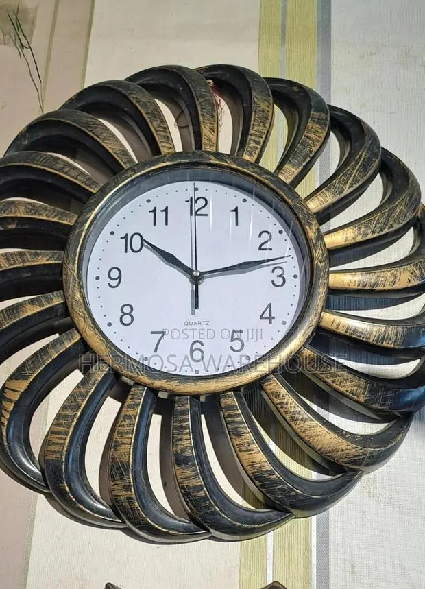 Wall Clock · Photo 1