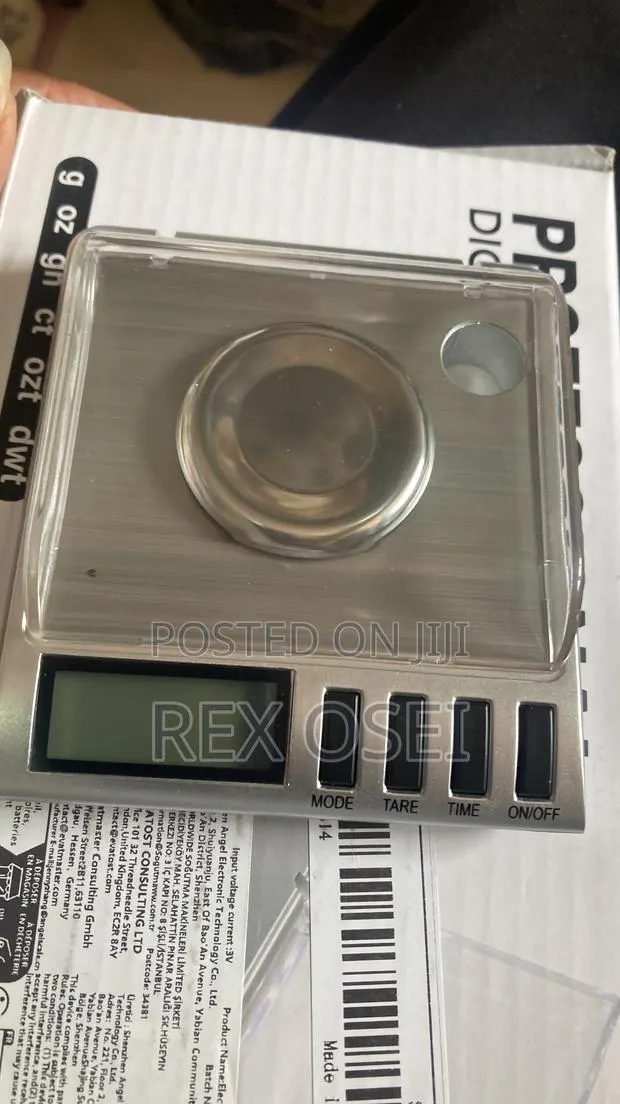 High Precision Milligram Scale · Photo 1