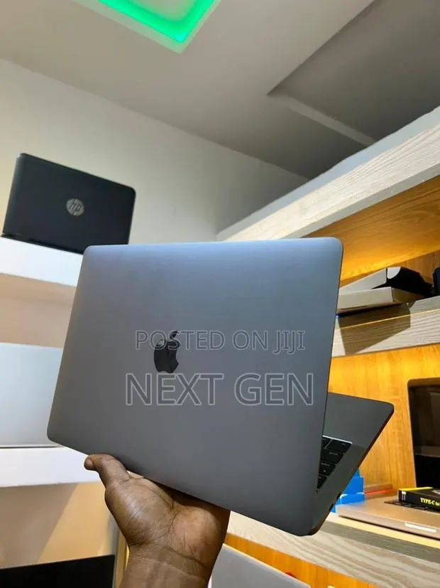 Laptop Apple MacBook Pro 2017 16GB Intel Core i5 SSD 512GB · Photo 1