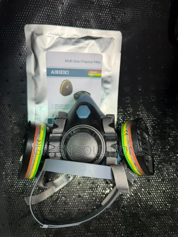 Half Face Mask With A1b1e1k1 Multi Gas/Vapour Filter – Model 809 · Photo 1