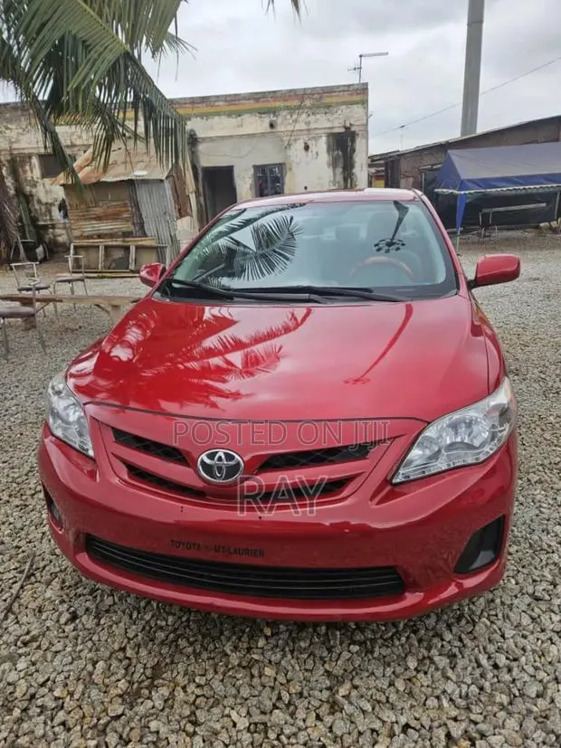 Toyota Corolla 2013 Red · Photo 1