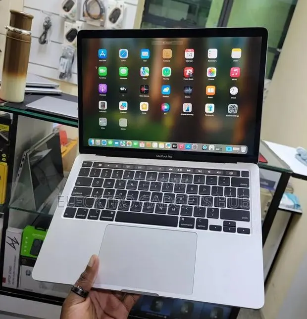 Laptop Apple MacBook Pro 2022 M2 8GB Apple M2 SSD 256GB