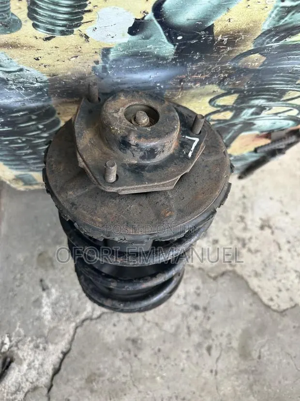 Infinity FX35 Front Shocks 2003-2005 · Photo 1