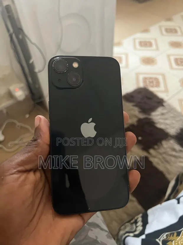 Apple iPhone 13 128 GB Black · Photo 1
