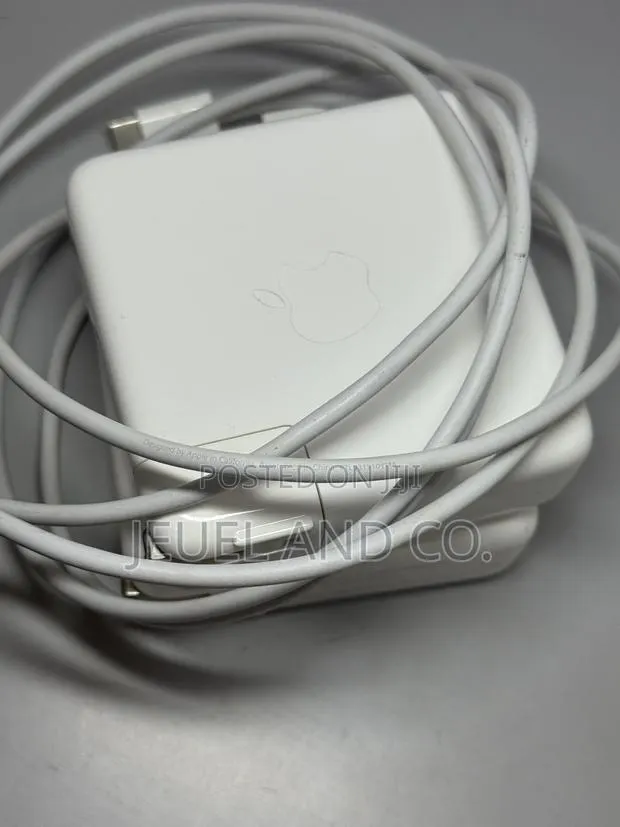 Foreign Used Apple Macbook Type C Charger 96 Watts · Photo 1