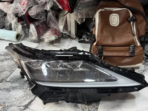 Lexus Rx350 2020 Headlight · Photo 1