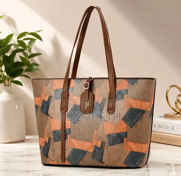 Leather Handbag · Photo 1