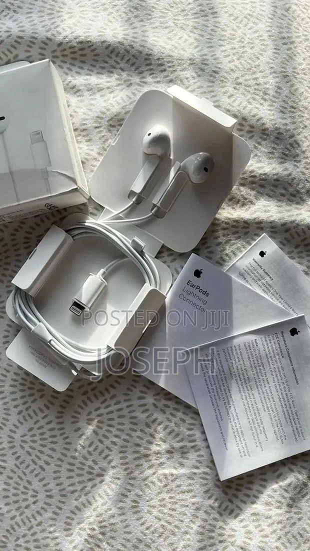 Original Apple Direct Type C to C Brash Earpiece · Photo 1