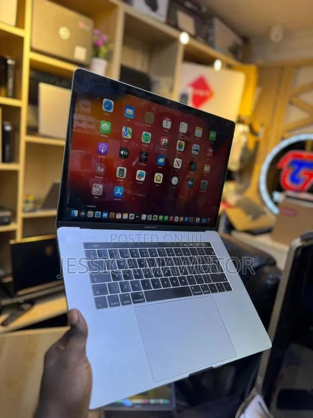 Laptop Apple MacBook Pro 16GB Intel Core I5 SSD 512GB · Photo 1