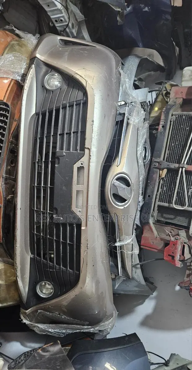 Yaris 2015 Front Cut · Photo 1