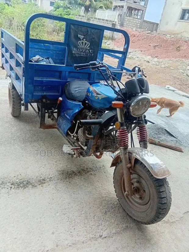 Royal Enfield Bullet 350 2023 Blue · Photo 1