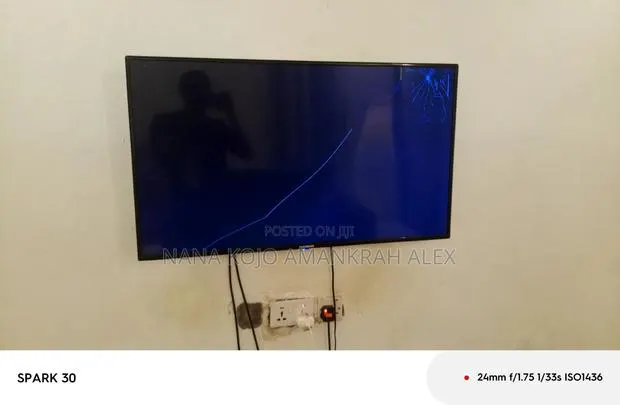 Nasco- 43 Inch Broken Screen · Photo 1