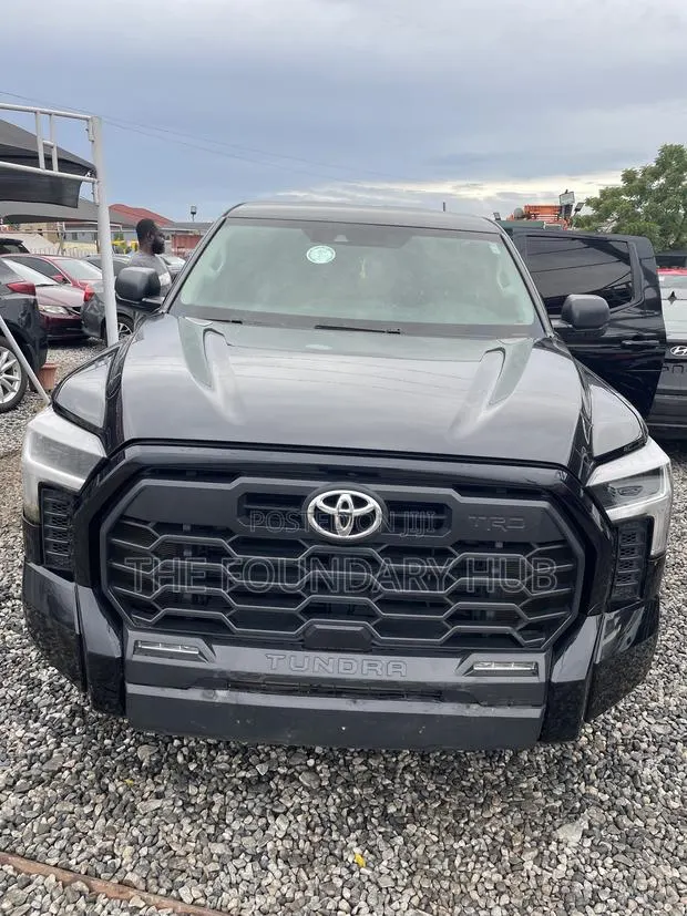Toyota Tundra 2022 Black · Photo 1