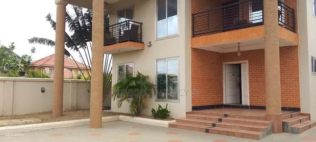 4bdrm Duplex in Tema Metropolitan for rent · Photo 1