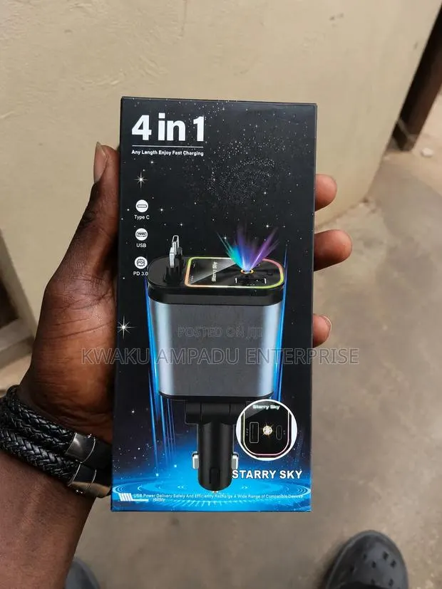 4-in-1 Fast Car Charger With Retractable Cable and Led Starlight · Photo 1
