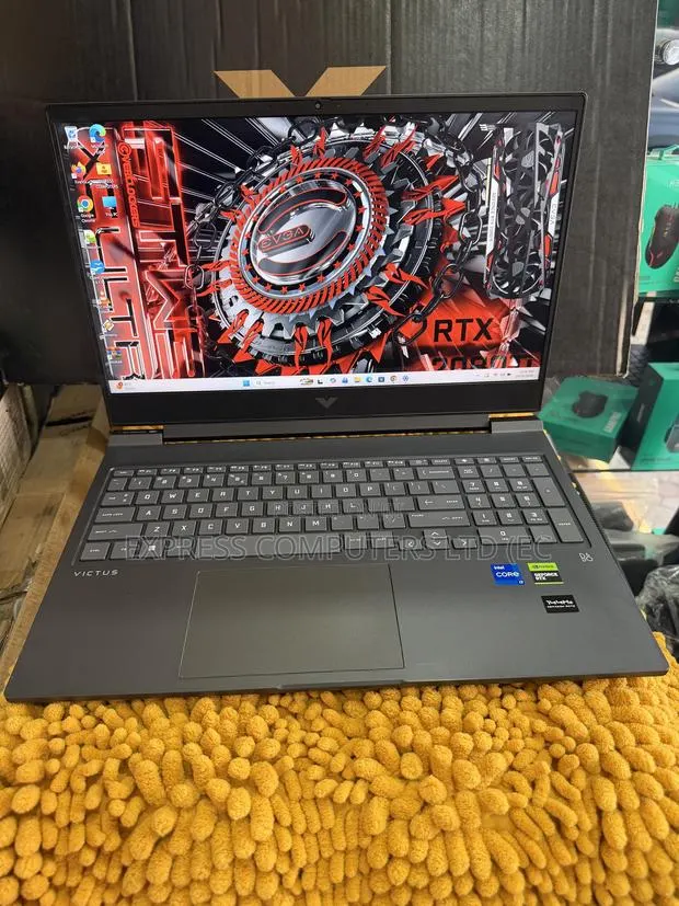 Laptop HP Victus 16 32GB Intel Core i7 SSD 1T · Photo 1