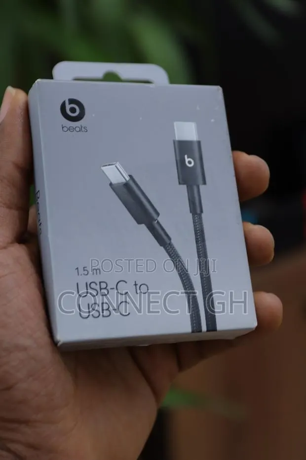 Beats USB-C to USB-C Woven Cable · Photo 1