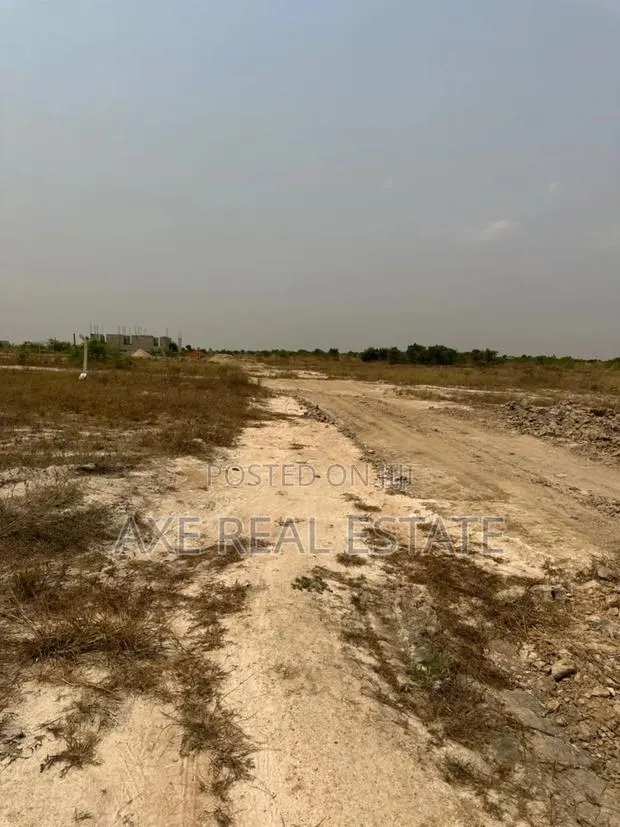 (Perfect Place to Buy Half Plot) Ningo Prampram · Photo 1