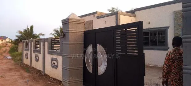 3bdrm Bungalow in Oyarifa for sale · Photo 1