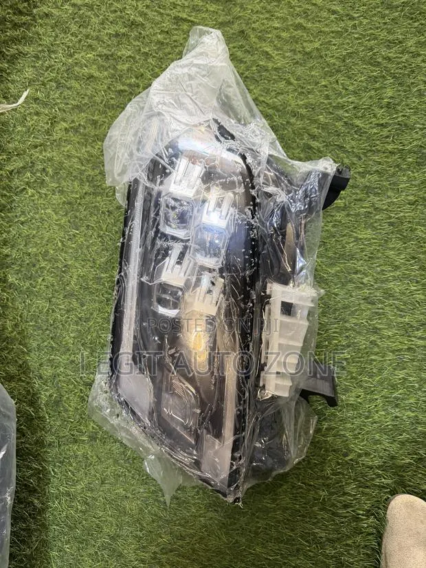 Nissan Navara 2020,2021,2019,2022, LED Headlights Available · Photo 1