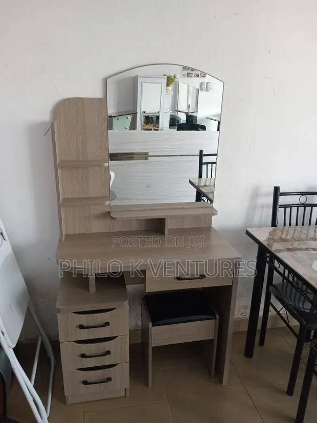 Pedestal Mirror Set · Photo 1