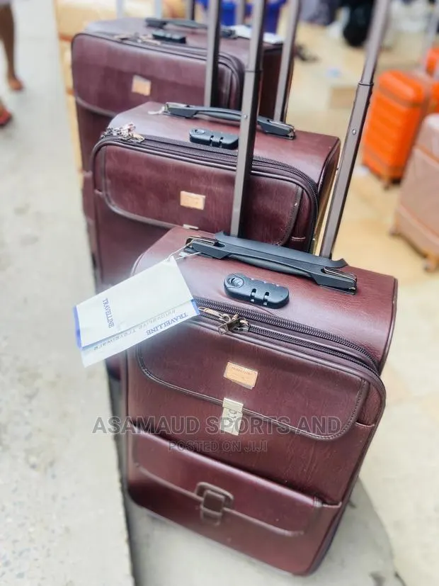 Set of Leather Travelling Bags at Cool Price · Photo 1