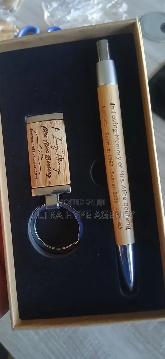 Keyring & Pen Set · Photo 1
