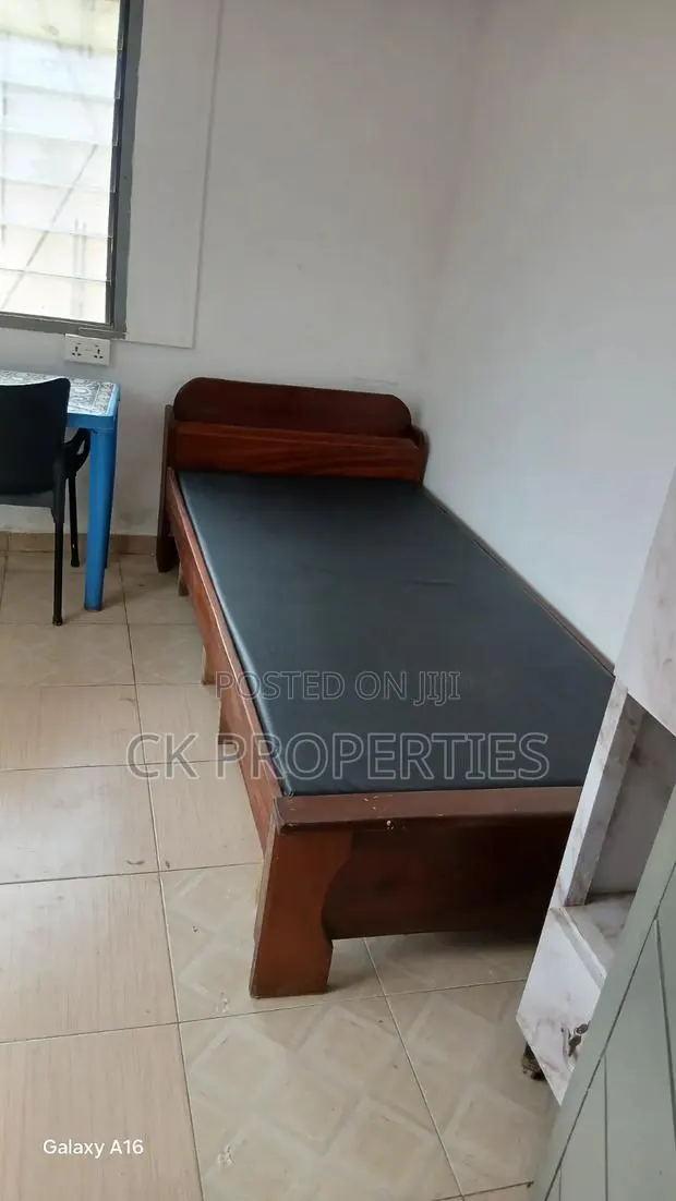Hostel Available Now · Photo 1