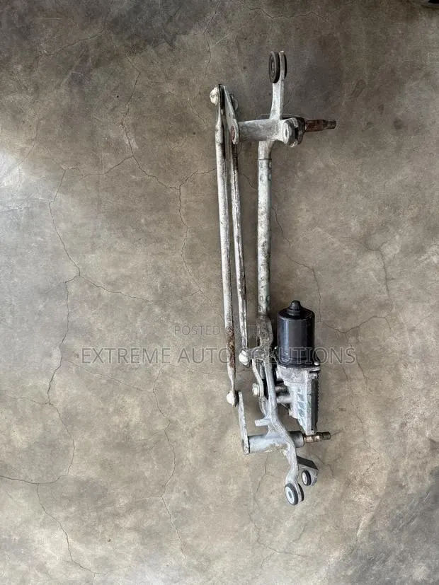 2018 2019 Honda CR-V Front Windshield Wiper Motor Assembly Oem · Photo 1