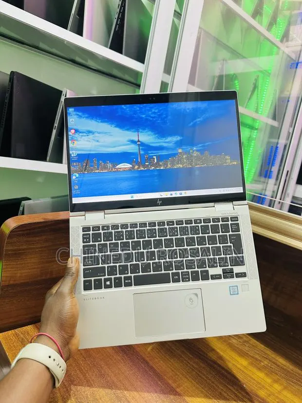 Laptop HP EliteBook X360 1030 G3 8GB Intel Core i5 SSD 256GB · Photo 1