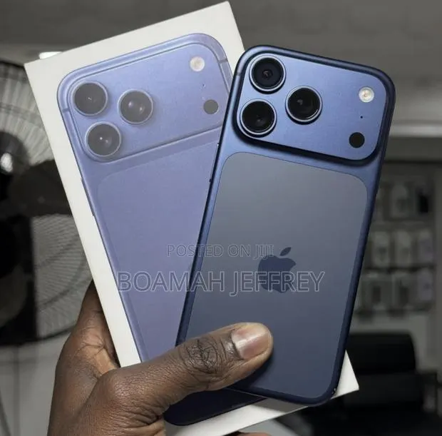 Apple iPhone 17 Pro 512 GB Blue · Photo 1