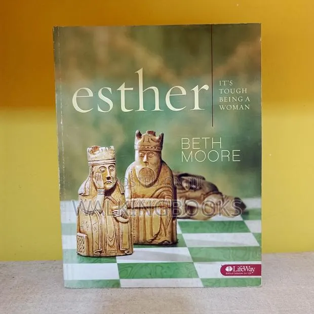 Esther -Beth Moore · Photo 1