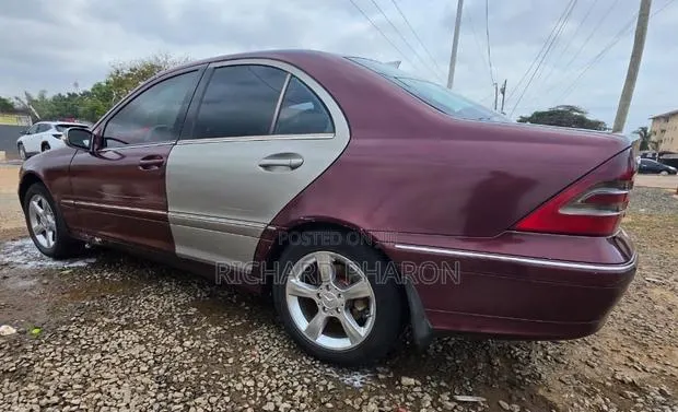 Mercedes-Benz C200 2006 Burgundy · Photo 1
