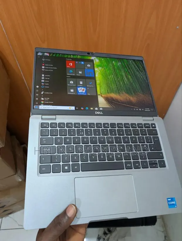 New Laptop Dell Latitude 5320 16GB Intel Core i5 SSD 256GB · Photo 1