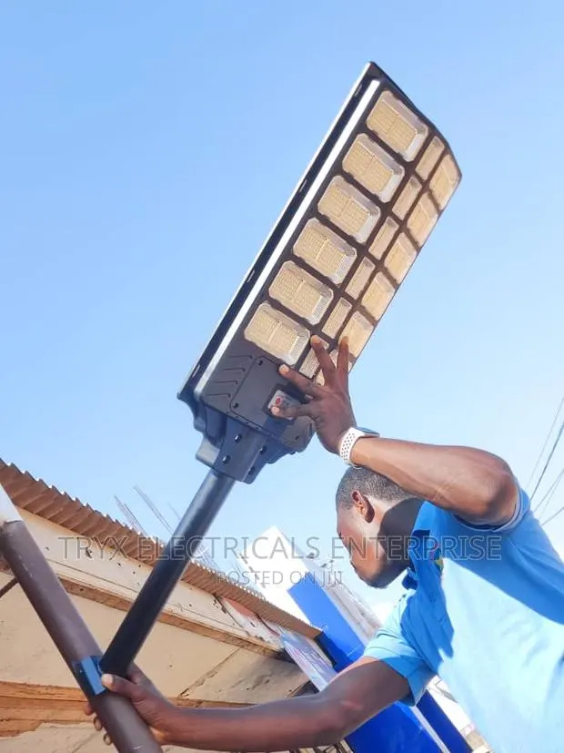 1000W Galaxy HQ Solar Street Light (Wide Angle) · Photo 1